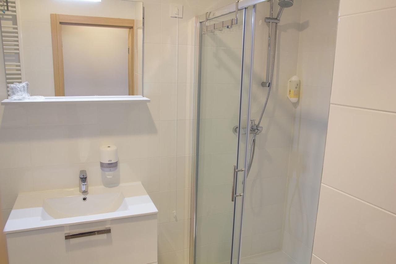 Brinje Hotel Lika Jug מראה חיצוני תמונה