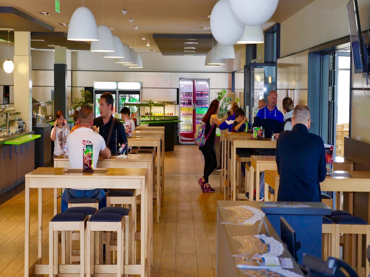 Brinje Hotel Lika Jug מראה חיצוני תמונה