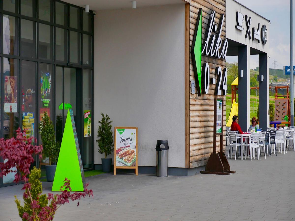 Brinje Hotel Lika Jug מראה חיצוני תמונה