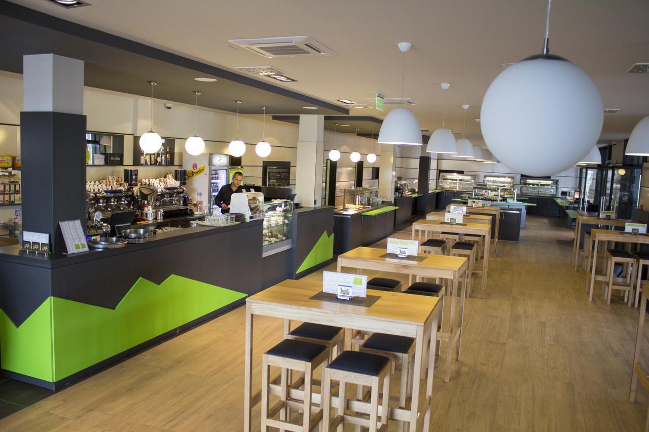 Brinje Hotel Lika Jug מראה חיצוני תמונה